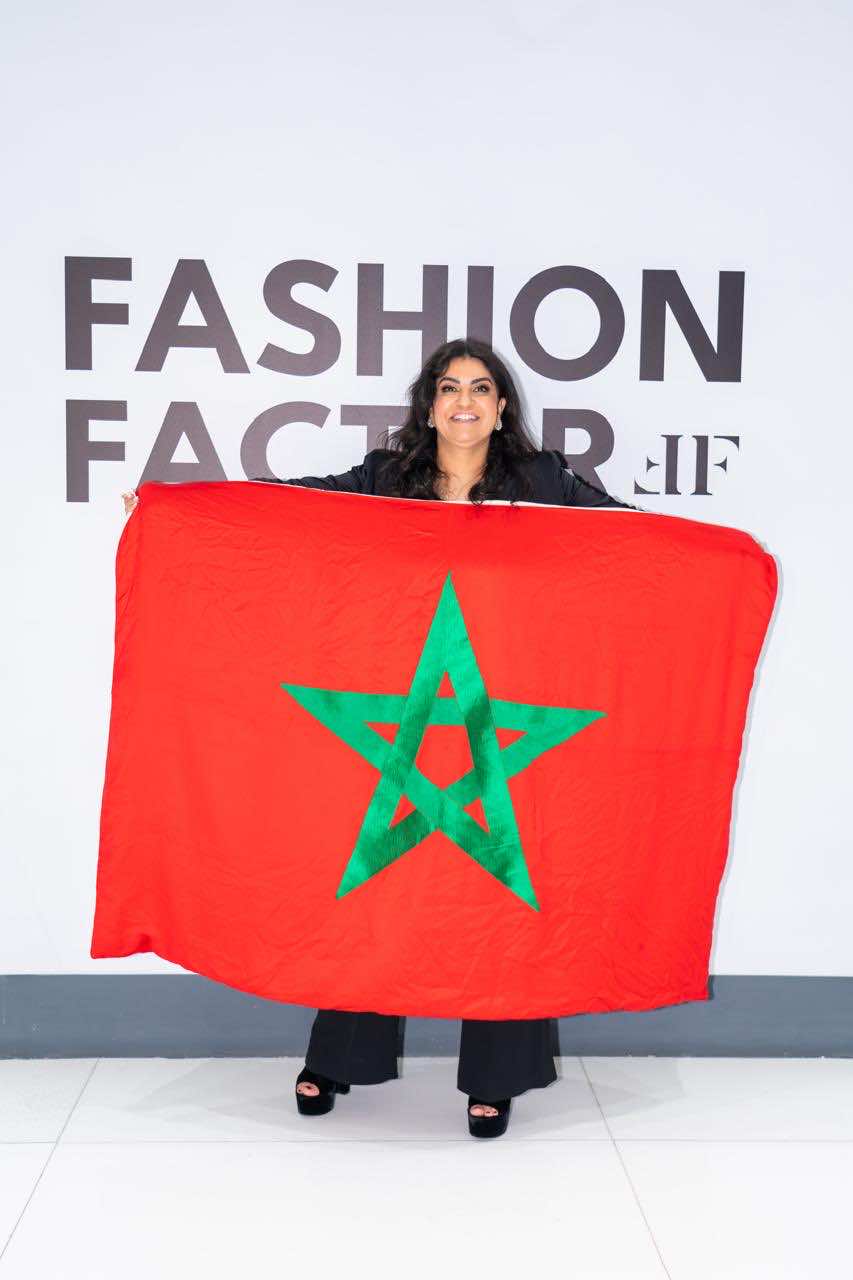 المصممة الفيلالي الإدريسي تتألق في عرضها الأول بدبي