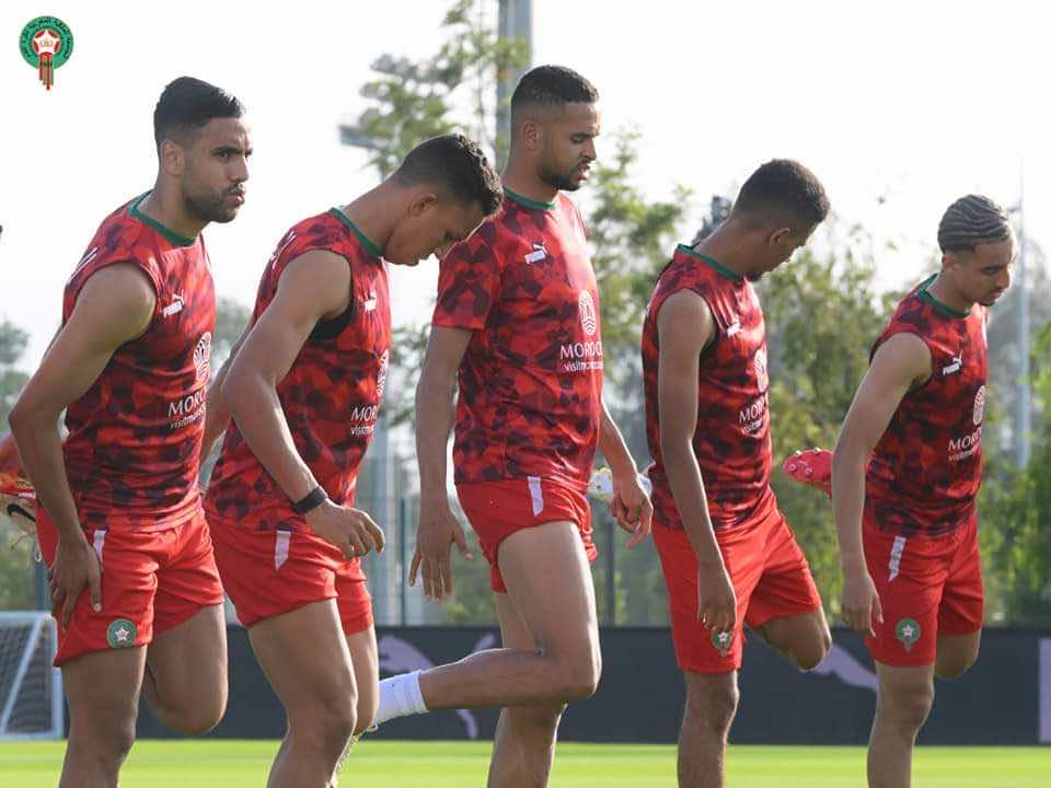 طبيب المنتخب المغربي يتحدث عن تحديات لاعبيه قبل مباراة زامبيا