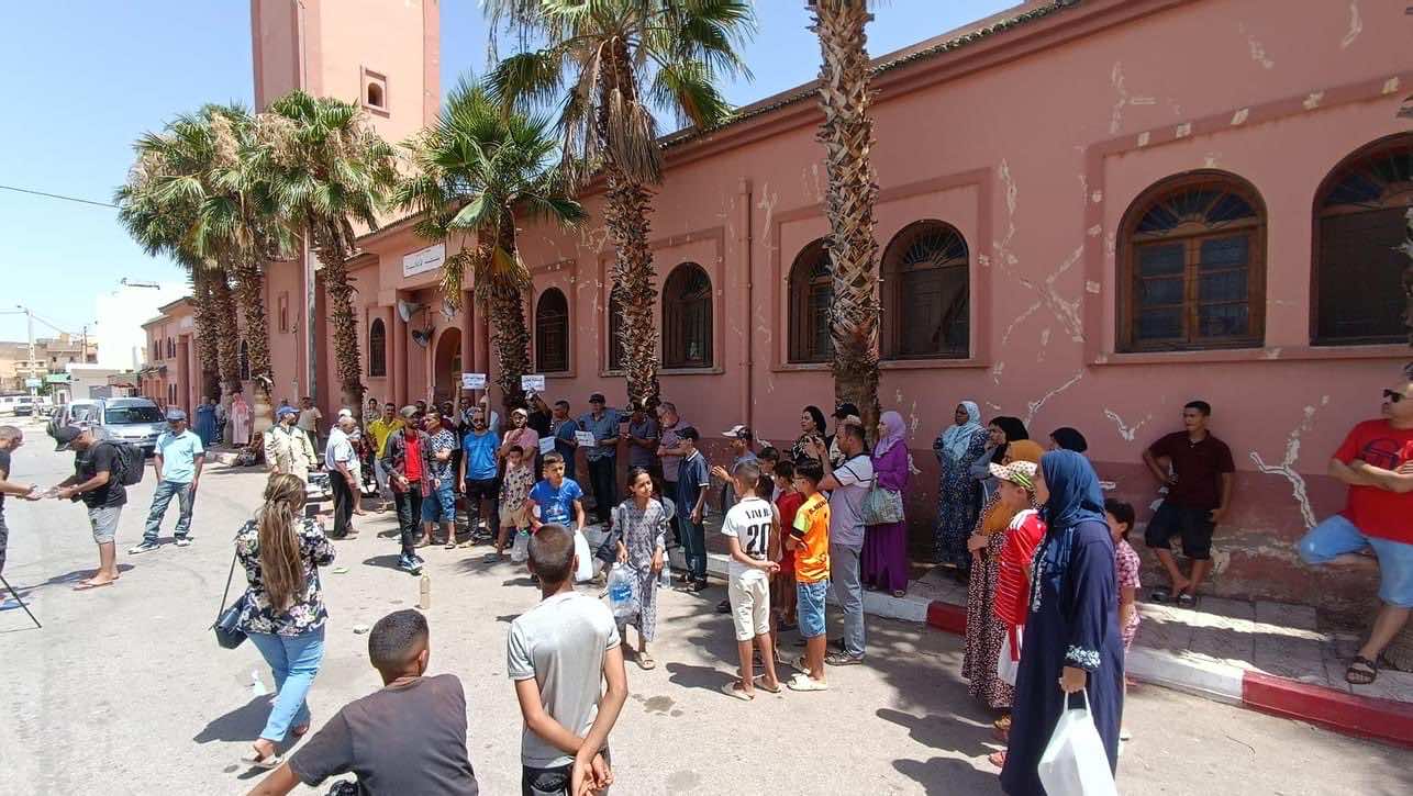 نشطاء بزاوية الشيخ يحتجون ضد جودة الماء الشروب جراء تسجيل حالات مرضية