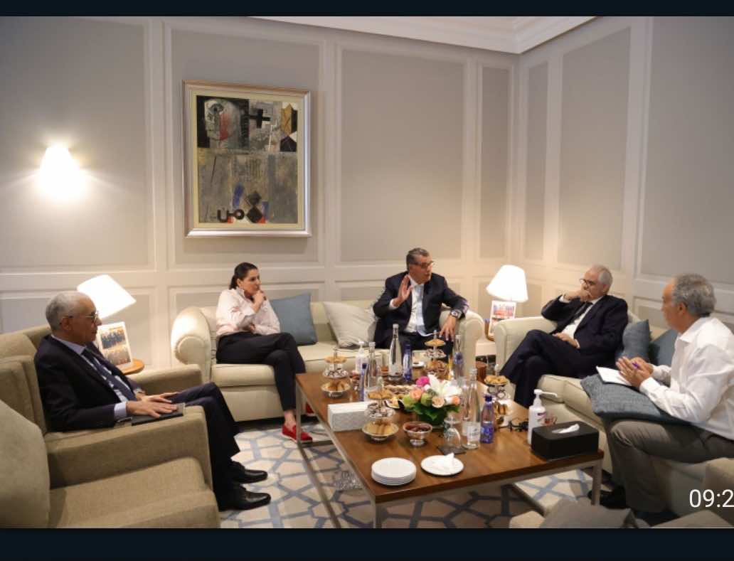 رئاسة الأغلبية تجتمع للإشادة بوحدتها وانسجام مكوناتها و التنويه بأسلوب الحكومة "المتميز"