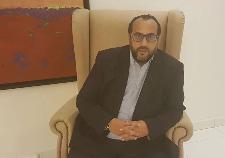 ادريس حنيفة يتشبث بكرسي رئاسة الكوكب المراكشي ويباشر الاستعداد للموسم المقبل