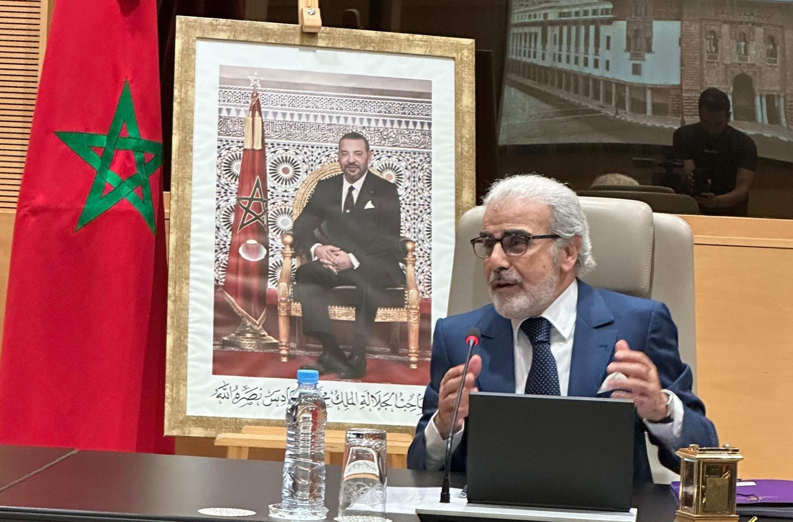 والي بنك المغرب يعلق على أحداث الفنيدق متأسفا على "ارتفاع معدلات البطالة في صفوف الشباب"