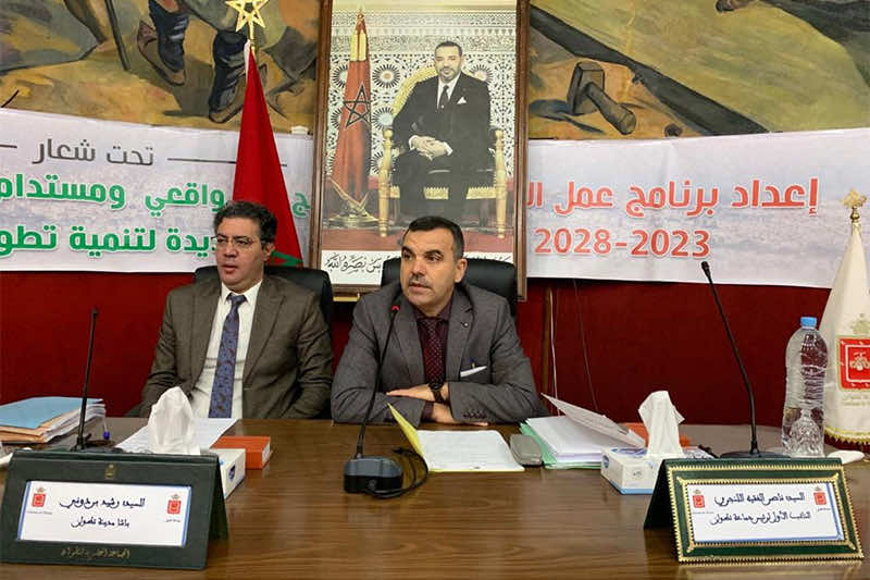 نائب رئيس جماعة تطوان يدعو إلى تقنين النقل عبر التطبيقات الذكية