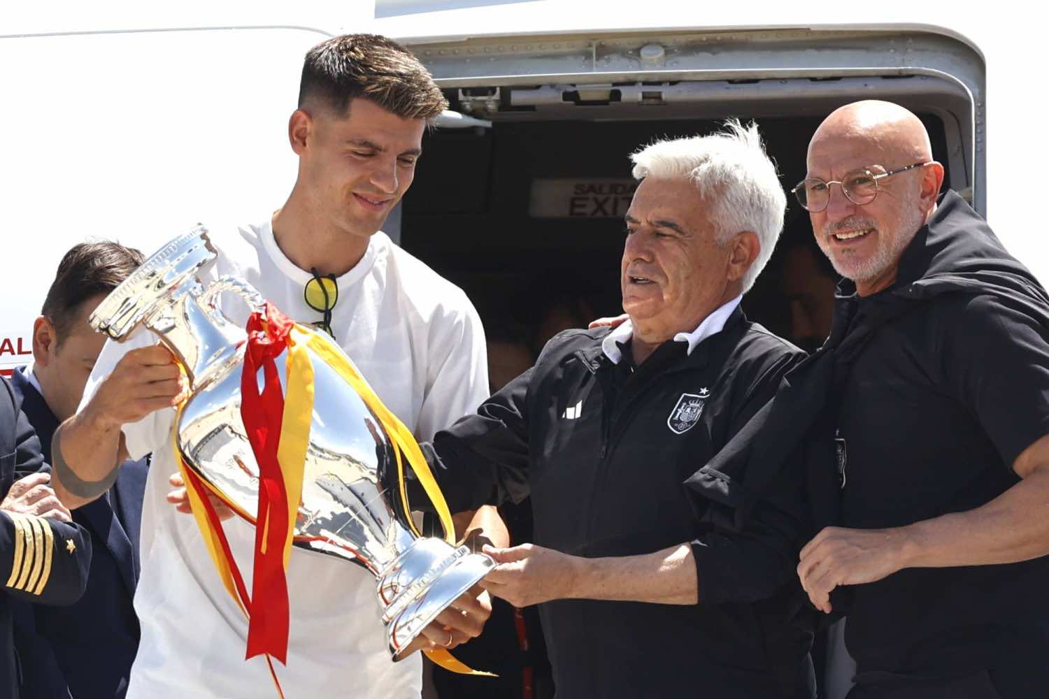 بعد روبياليس... توقيف بيدرو روشا رئيس الاتحاد الإسباني لكرة القدم لعامين