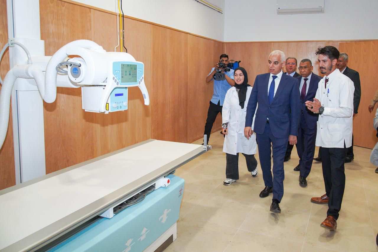 وزير الصحة يعطي إنطلاقة خدمات ثلاثة مستشفيات للقرب ومركز لتصفية الدم بجهة الشرق