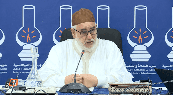ابن كيران مهددا أعضاء حزبه: اللي ماخلصش ماكاينش معانا