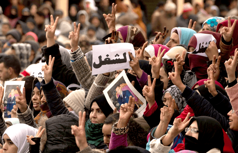 الحكومة تعلن أنها ستضع معضلة الشغل على رأس أولوياتها في مشروع قانون المالية القادم