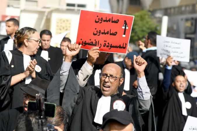 نقيب هيئة المحامين بالرباط يعتبر التوقف عن مهام الدفاع « رفضا للنيل من مهنة المحاماة »