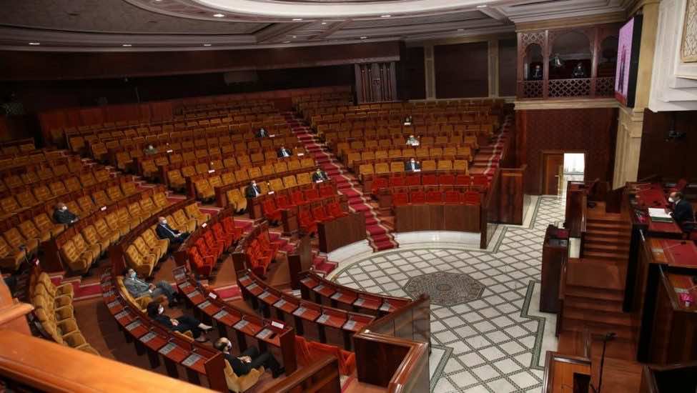 مجلس النواب يشرع في تلاوة أسماء "المتغيبين".. 20% من البرلمانيين تغيبوا بدون عذر (فيديو)