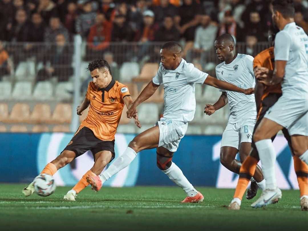 كأس الكونفدرالية... نهضة بركان يفتتح مبارياته بالانتصار على لواندا سول الأنغولي ويتشارك الصدارة مع الملعب المالي 