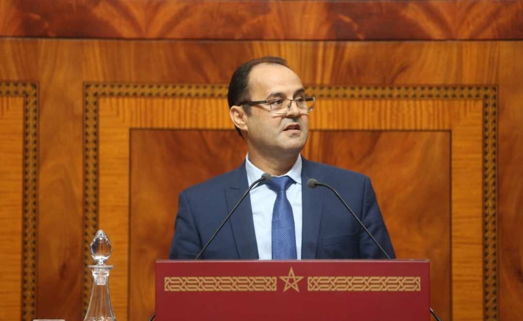 برلماني من المعارضة يدعو الحكومة إلى الكف عن مهاجمة مؤسسات الحكامة