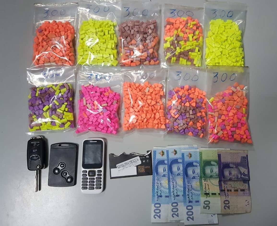 ضبط "كوبل" في سلا متلبسا بمحاولة ترويج آلاف من الأقراص المخدرة