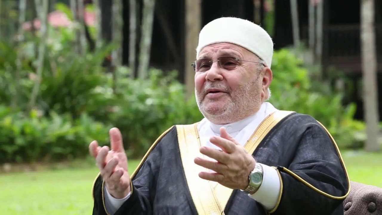 النابلسي يدعو السوريين للتسامي على الجراح لبناء دولة موحدة على خلفية انهيار نظام الأسد