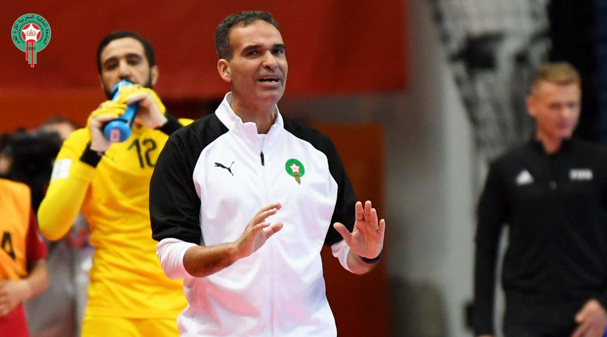 هشام الدكيك يشارك كمحاضر بالبرازيل في أكبر مُناظرة حول "الفوتسال" في العالم