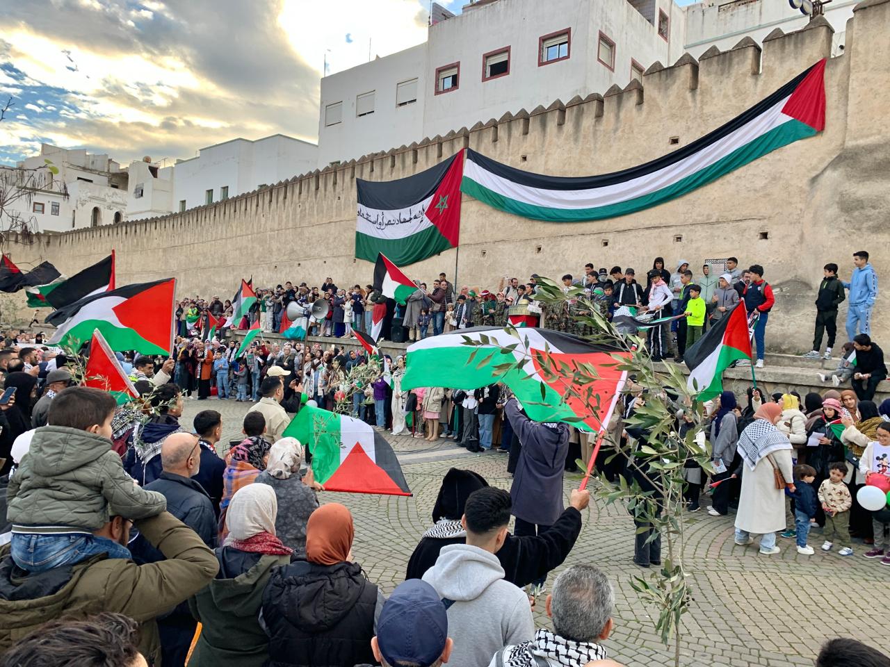 تطوانيون يحتفلون بوقف إطلاق النار في غزة