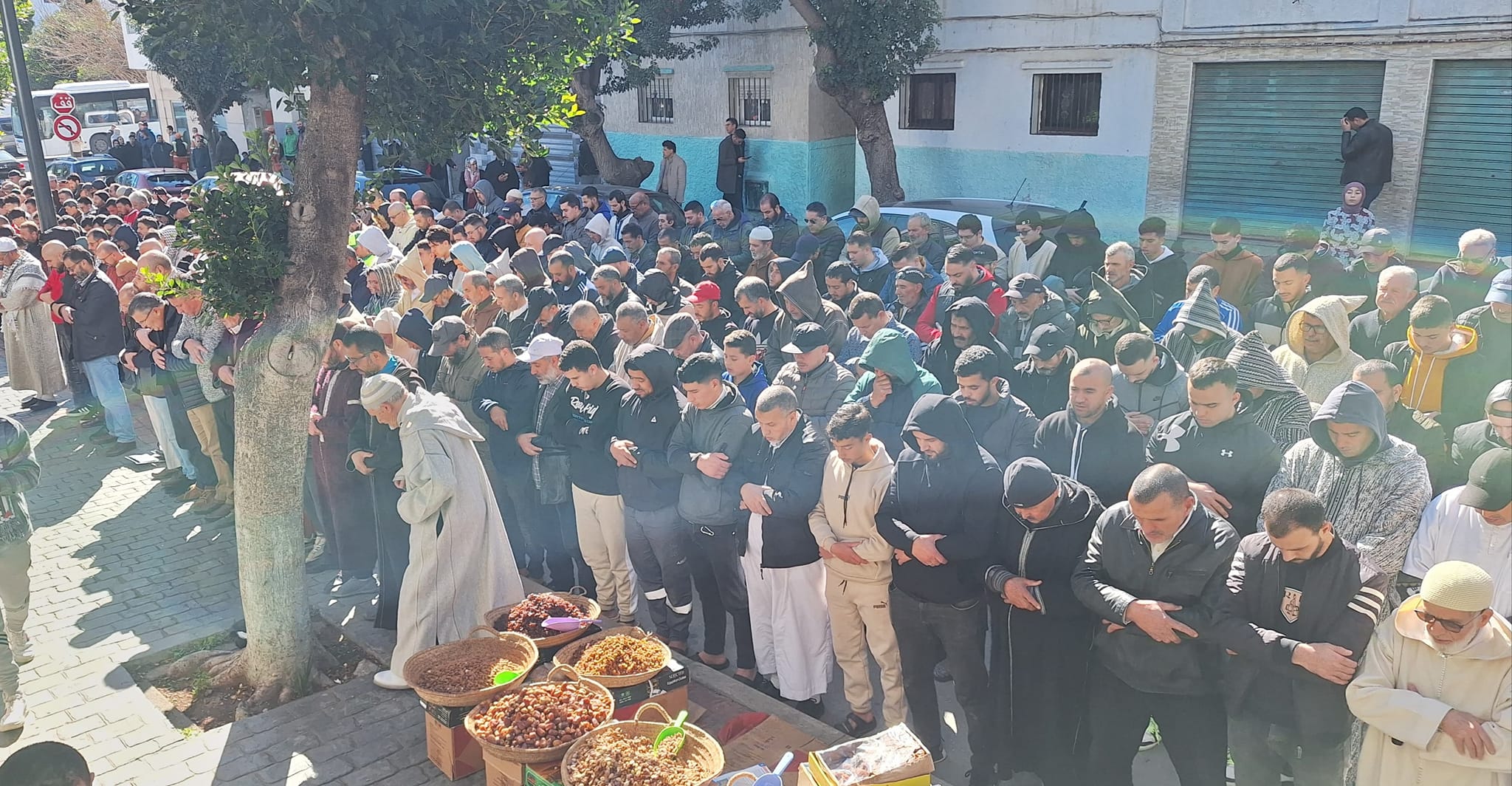 صلاة الغائب في تطوان على محمد الضيف وقادة القسام عقب صلاة الجمعة (صور)