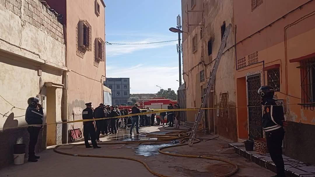 مصرع أربعة أشخاص بأسفي طفلين وأمهما وعمهما احترق منزلهم
