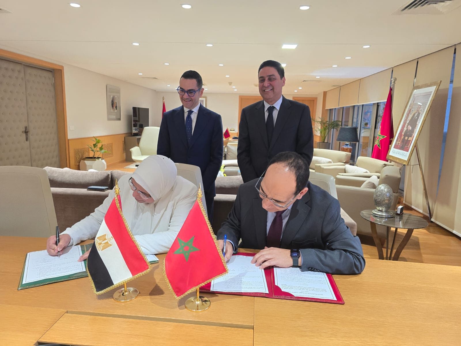 المغرب ومصر يتفقان على وضع خط اتصال مباشر لإزالة العوائق بين البلدين في مجال التبادل التجاري