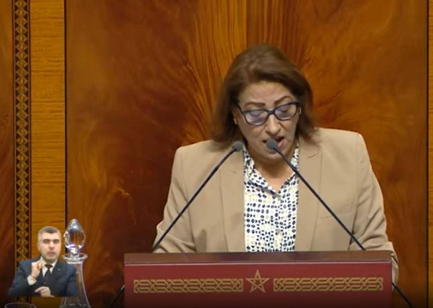 برلمانية تتهم الحكومة بـ"التطبيع" مع الريع والفساد وتضارب المصالح