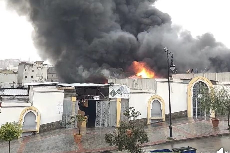 حريق يأتي على سوق بني مكادة في طنجة