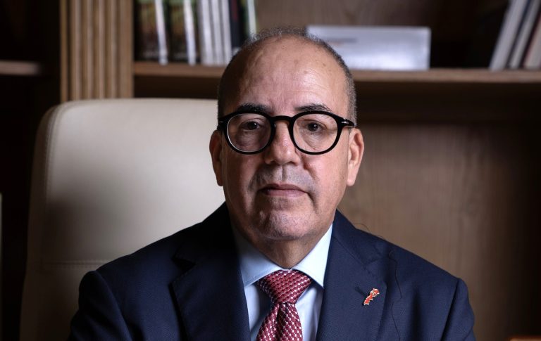 وزير الفلاحة يواصل "تصفية" تركة سلفه الصديقي مبعدا نخبة من المسؤولين الكبار