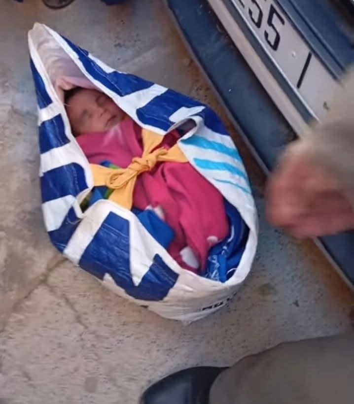 العثور على رضيع ملفوف ومرمي بالقرب من مسجد في مدينة مريرت