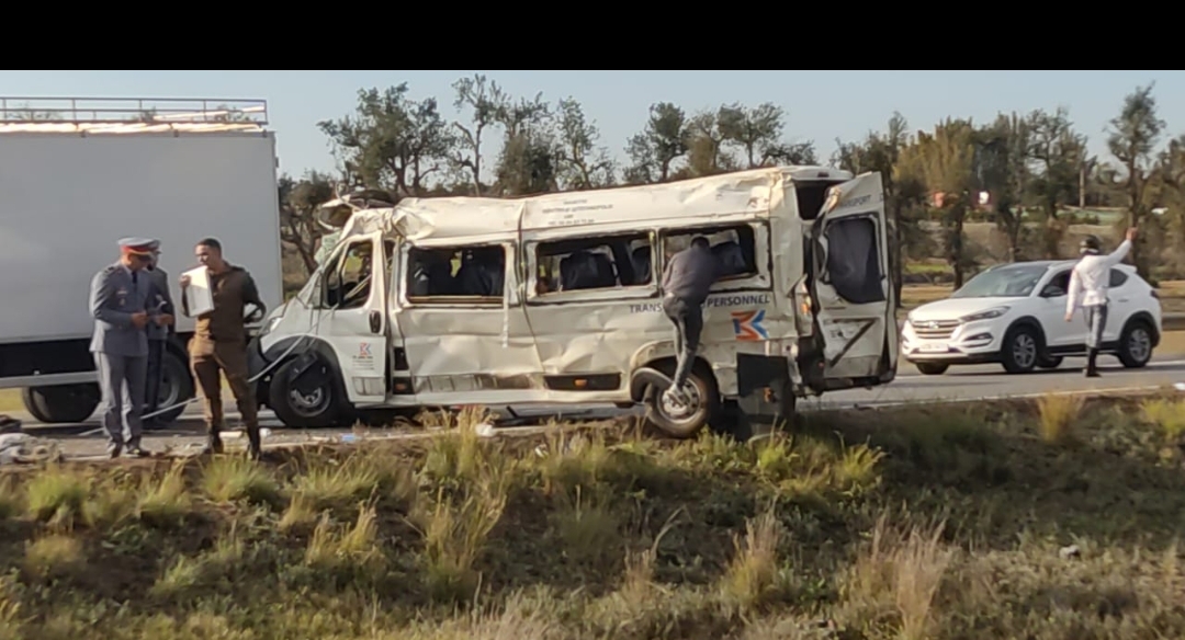 حادث سير مروع على طريق القنيطرة-الرباط يخلف 3 قتلى و12 جريحًا