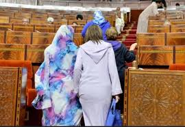 استطلاع للرأي: 5% فقط من المغاربة يرون الأماكن العامة آمنة جدًا للنساء