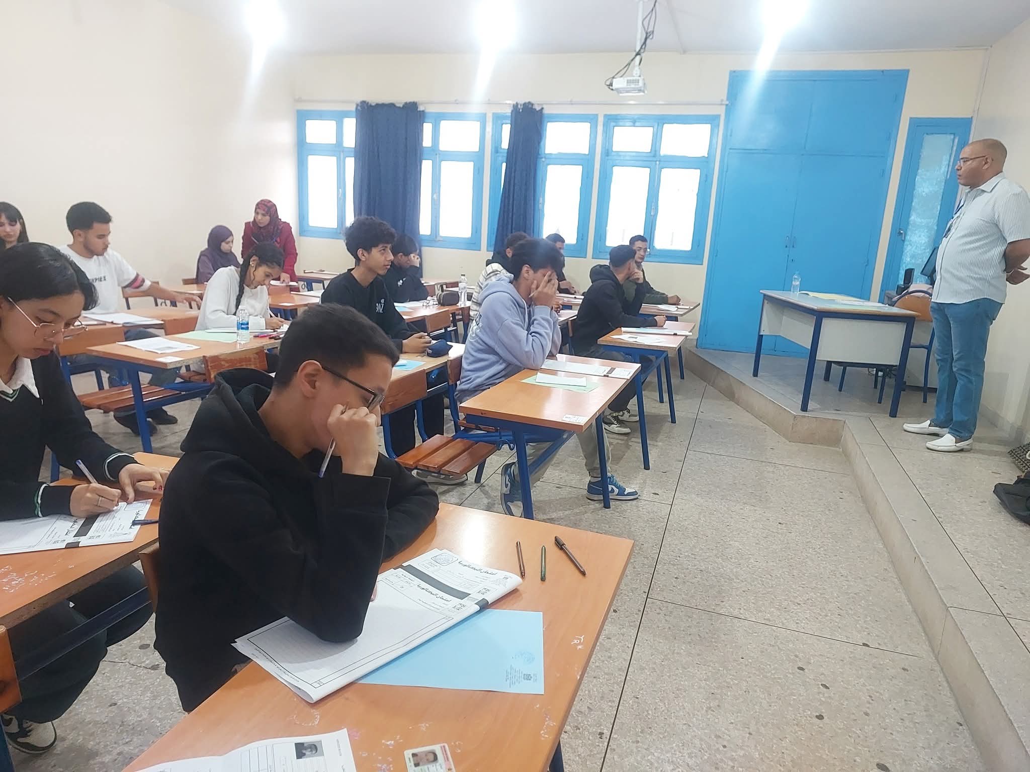 موزعين على 34 مركزا للامتحان.. أزيد من 11 ألف مترشح يجتازون امتحانات الباكلوريا بأكادير (فيديو)