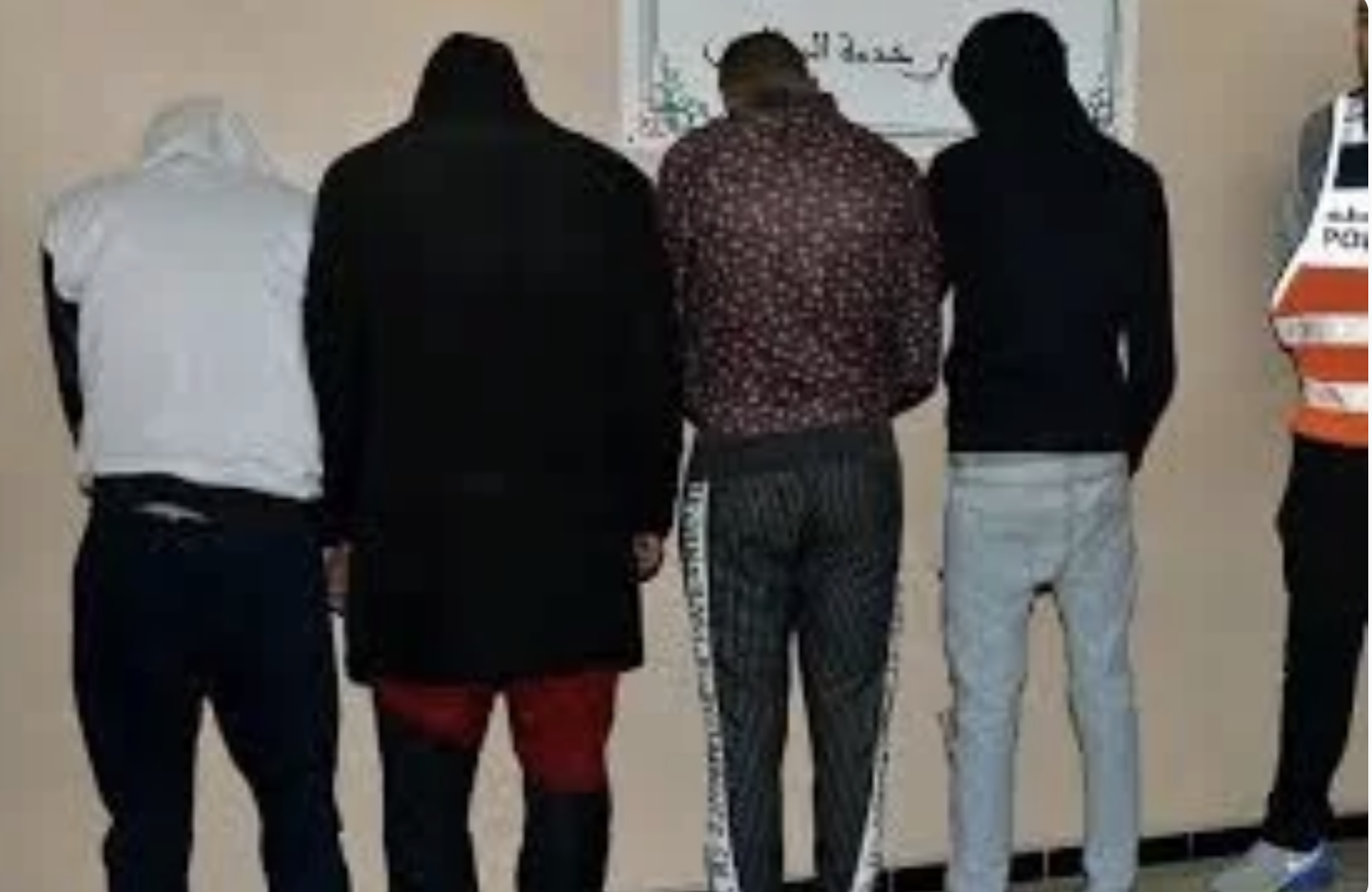 أمن طنجة يطيح بشبكة إجـرامية تنشط في النصـب والاحتـيال والسـرقة تحت التهـديد بالسـلاح