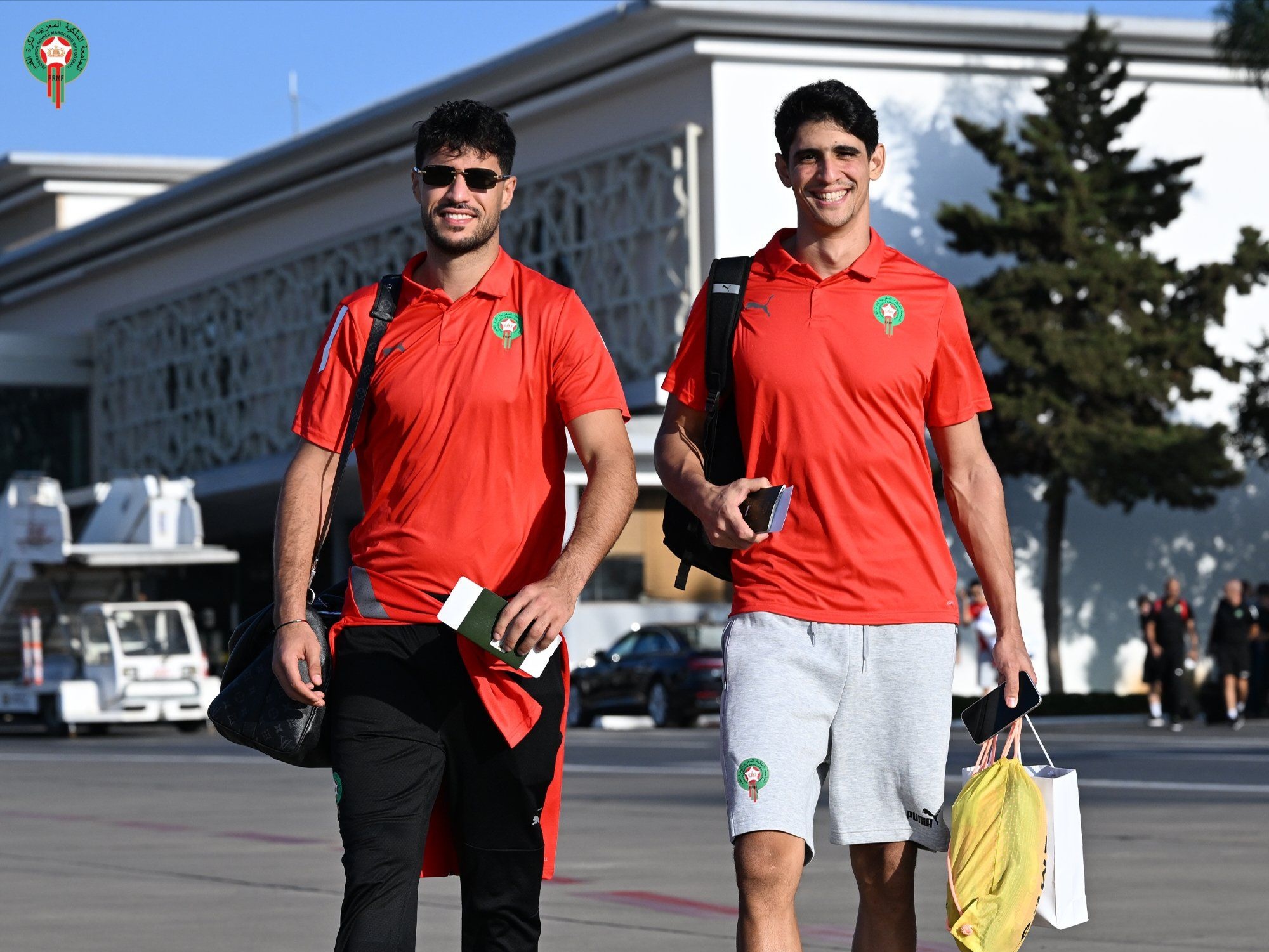 الركراكي يفضل التناوب بين بونو والمحمدي على حراسة المرمى خلال مباراتي تونس والبنين