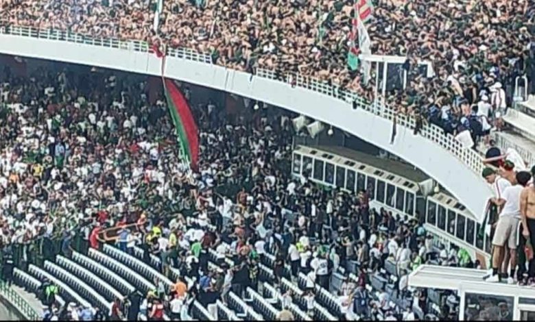ارتفاع حصيلة ضحايا سقوط أنصار مولودية الجزائر من مدرجات ملعب 5 جويلية إلى 3 وفيات و74 مصابا