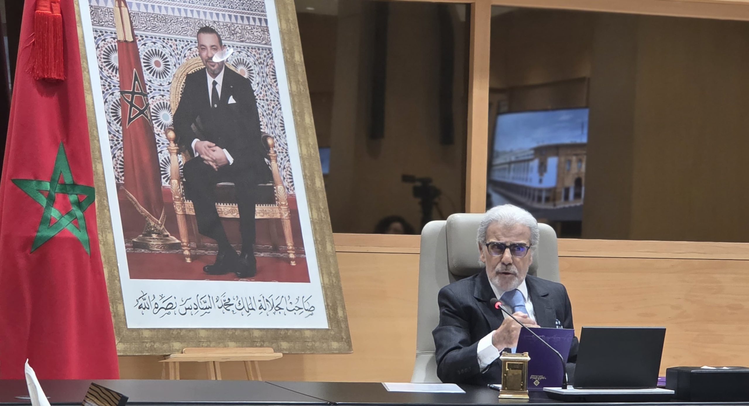 الجواهري يصف قرارات "ترامب" بالمتقلبة... ويقول: من السابق لأوانه تقييم تداعيات الحرب على المغرب