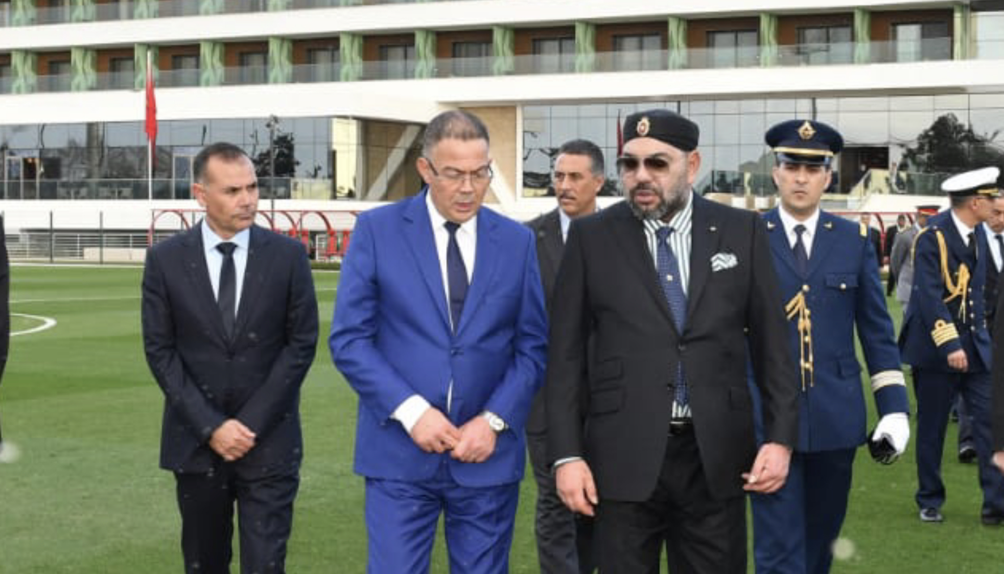 الملك محمد السادس معزيا أفراد أسرة الراحل أحمد فرس... "ساهم بما حباه الله من موهبة فذة في تألق كرة القدم الوطنية"