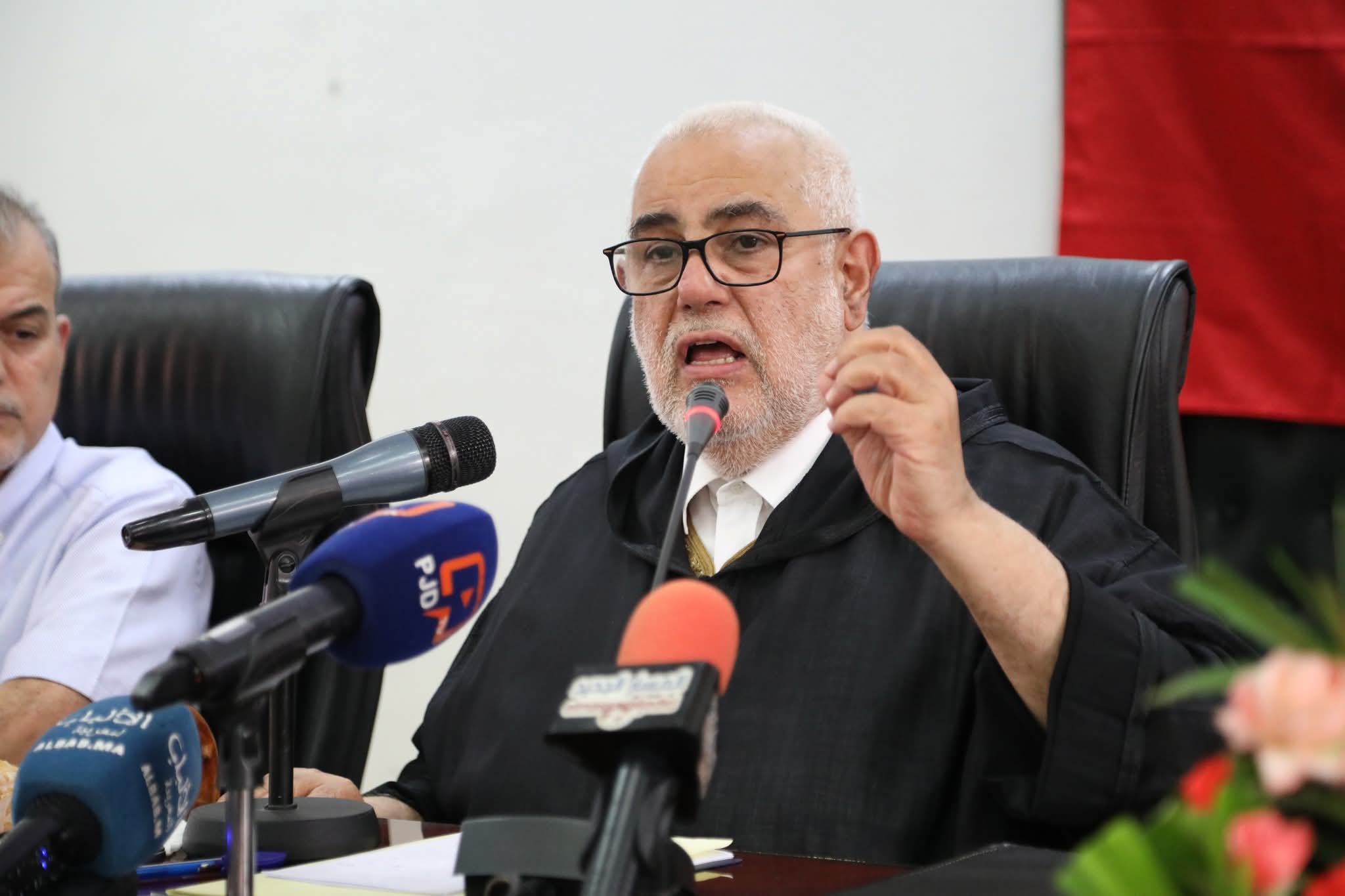 "البيجيدي" يطالب الحكومة بتسريع إعداد الجيل الجديد من برامج التنمية بما يعالج البطالة ويوفر الخدمات الأساسية