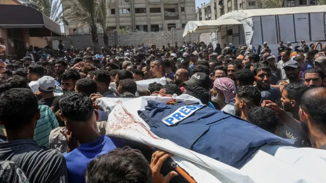 اخشيشن: النقابة الوطنية للصحافة تنسق مع اتحادات الصحافيين من أجل صوت واحد ضد جرائم الاحتلال بغزة