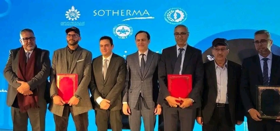 الكونفدرالية الديمقراطية للشغل توقع اتفاقية جماعية مع إحدى الشركات بفاس