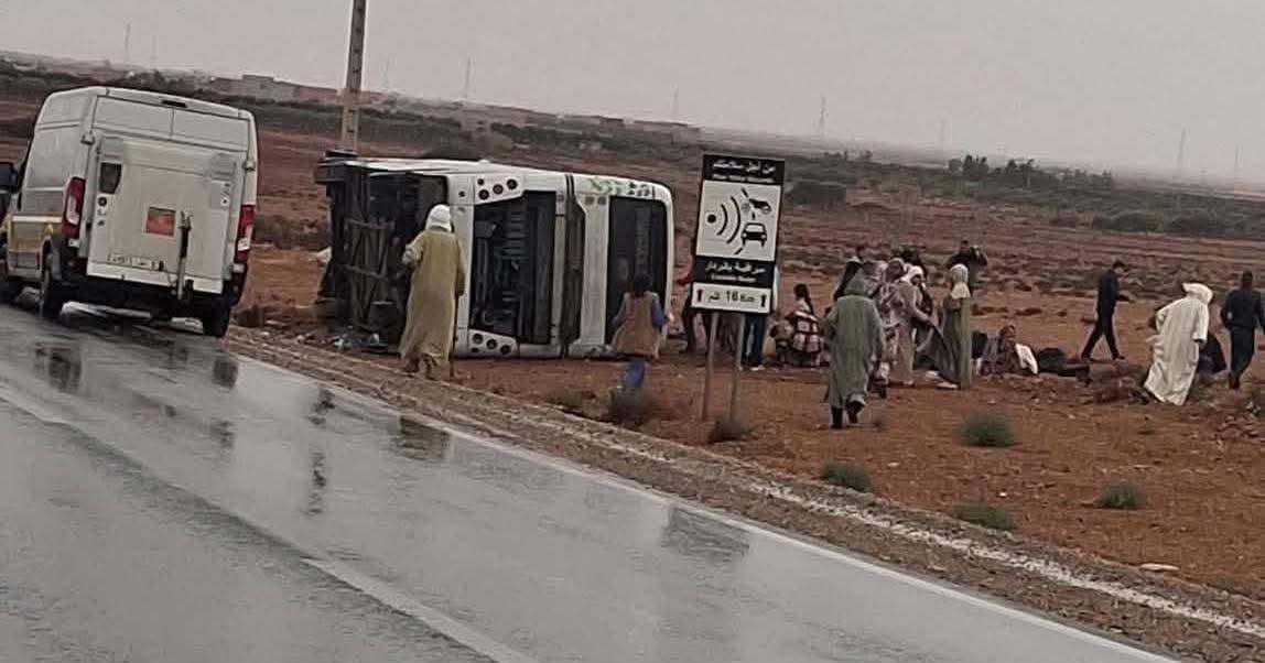 انقلاب حافلة لنقل المسافرين بنواحي كلميم يخلف مصابين وجرحى
