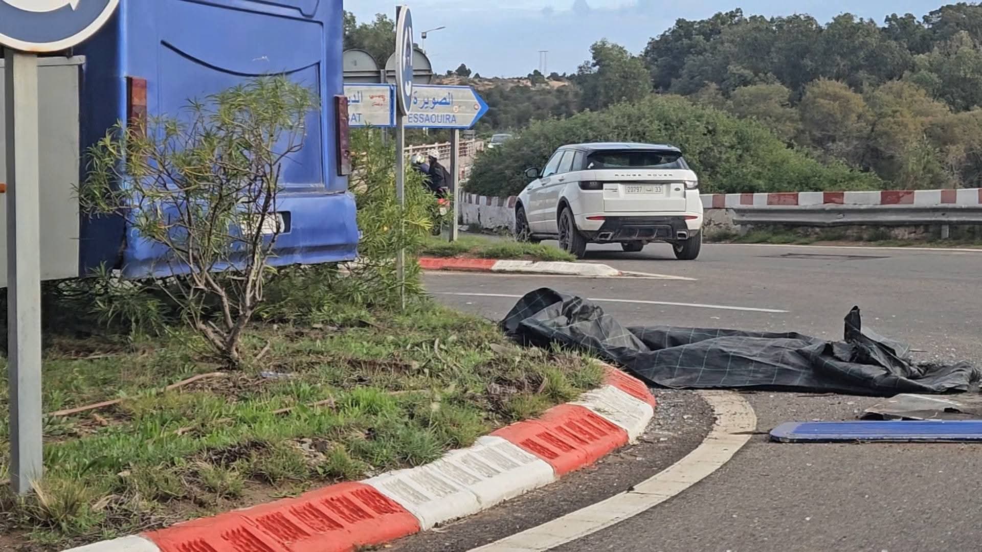 حافلة للنقل الحضري في الصويرة تتسبب في وفاة شاب وإصابة فتاة بجروح وكسور خطيرة
