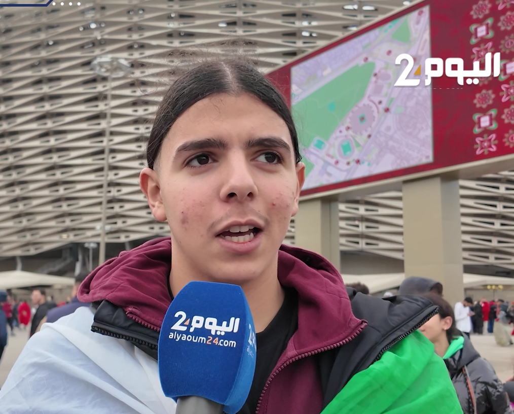 أجواء الرباط تثير إعجاب مشجع جزائري قبيل “الكان” رغم تمنياته بانتصار جزر القمر (فيديو)