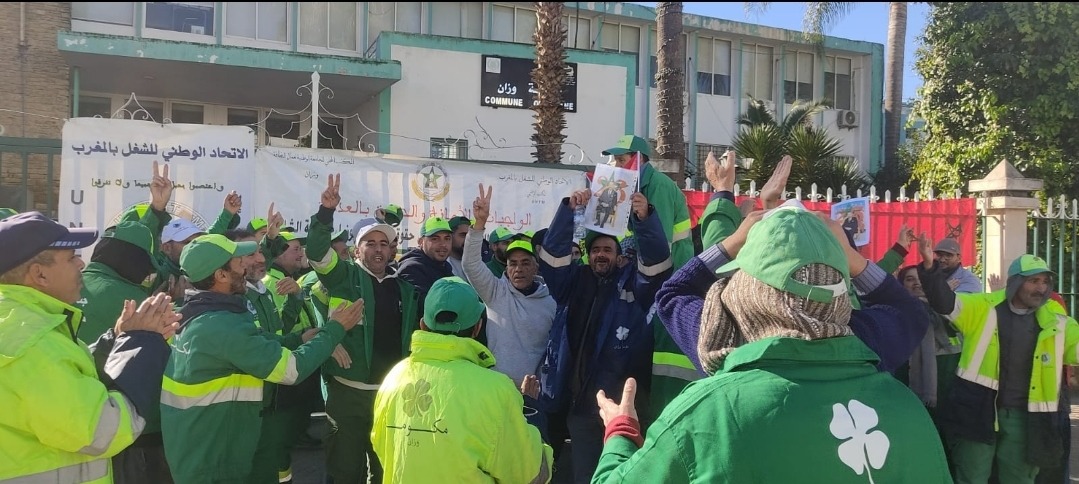 مدينة وزان تغرق في الأزبال إثر اضطرابات عمال النظافة