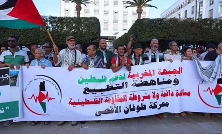 محاكمات مناهضي التطبيع وتطورات إقليمية تدفع جبهة دعم فلسطين إلى فتح مرحلة جديدة