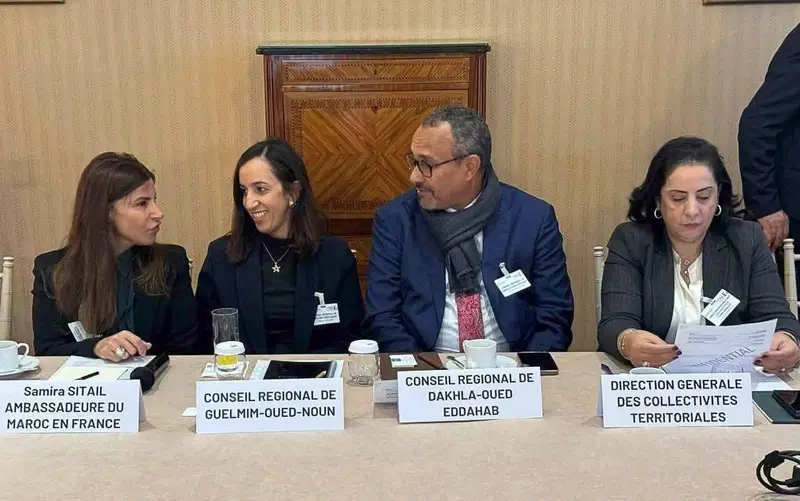ينجا الخطاط ومباركة بوعيدة يقودان وفدا إلى باريس لبحث الاستثمارات الفرنسية في جهات الصحراء 