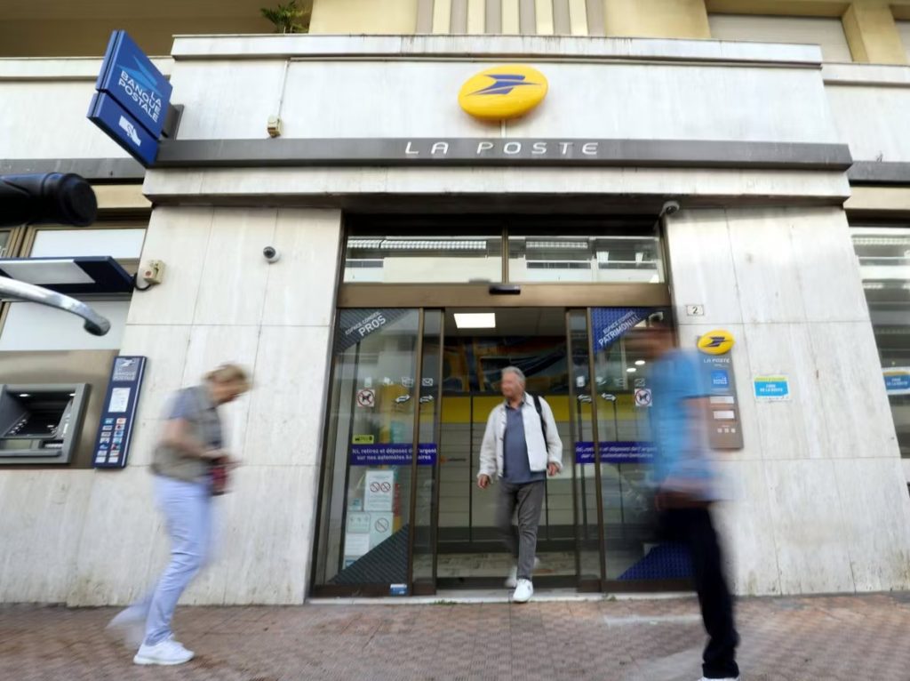 فرنسا... هجوم سيبراني يعطل عملية توزيع الطرود والخدمات الرقمية للبريد