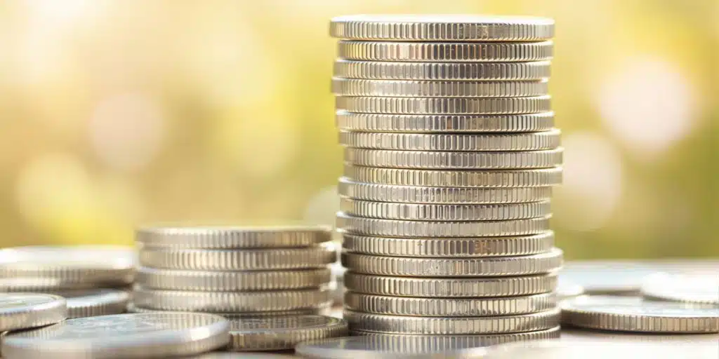 الفضة تتجه نحو ارتفاع جديد في 2026 وسط تقلبات محتملة