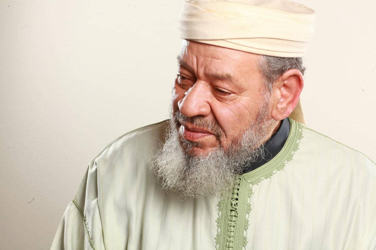 نقل عبد الهادي بلخياط إلى مستشفى عسكري على متن طائرة خاصة إثر وعكة صحية