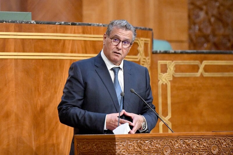 أخنوش يغيب عن اجتماع العمل الذي ترأسه الملك محمد السادس بالقصر الملكي بالدار البيضاء