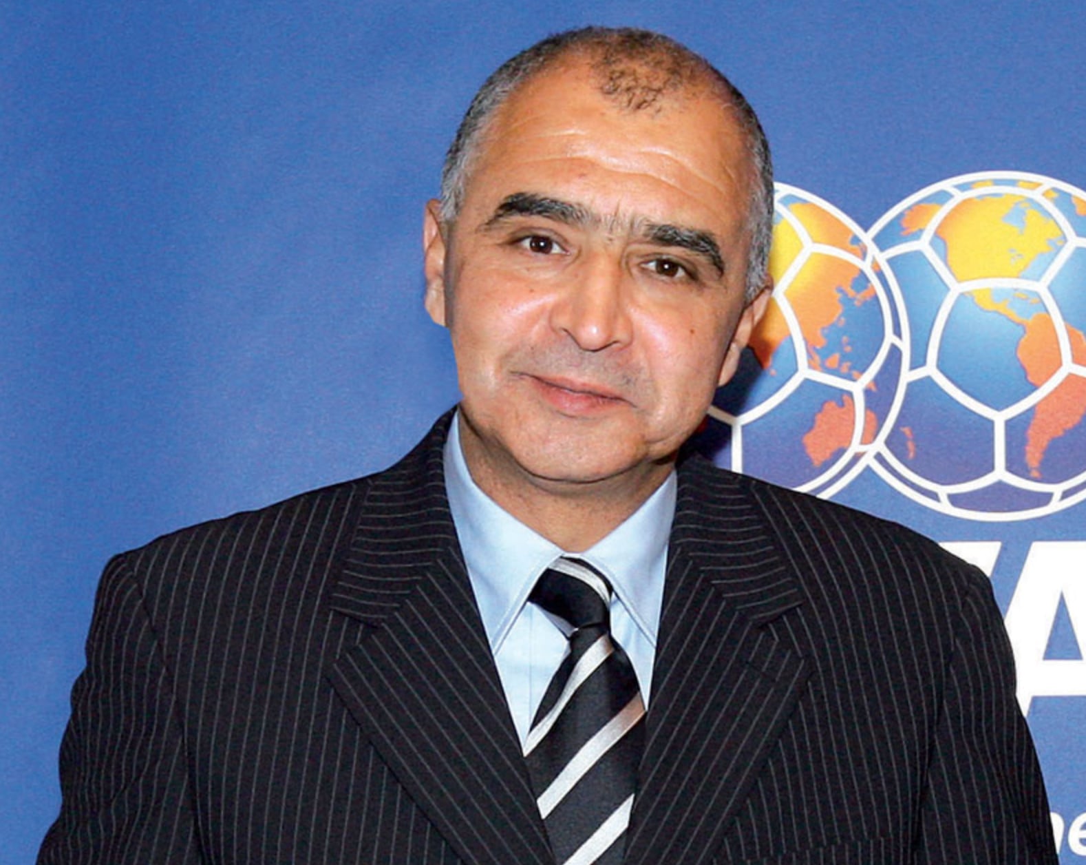 الإعلامي نجيب السالمي رائد الصحافة الرياضية في ذمة الله