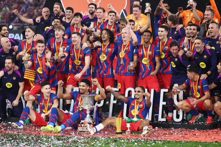 برشلونة يحتفظ بكأس السوبر الإسباني بعد كلاسيكو مثير أمام ريال مدريد في جدة