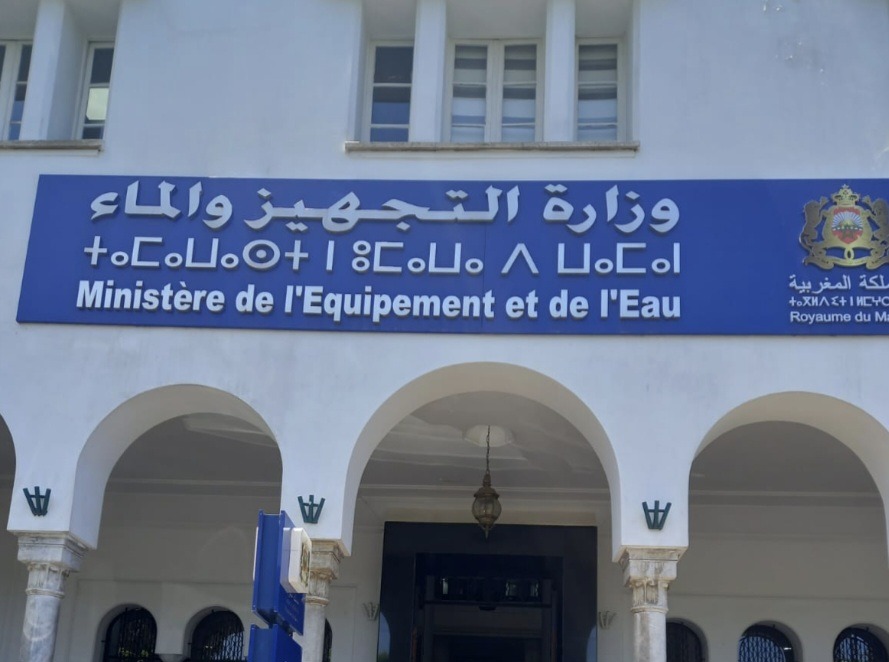موظفو وزارة التجهيز والماء يرفعون الشارة الحمراء في وجه بركة لمدة 3 أسابيع
